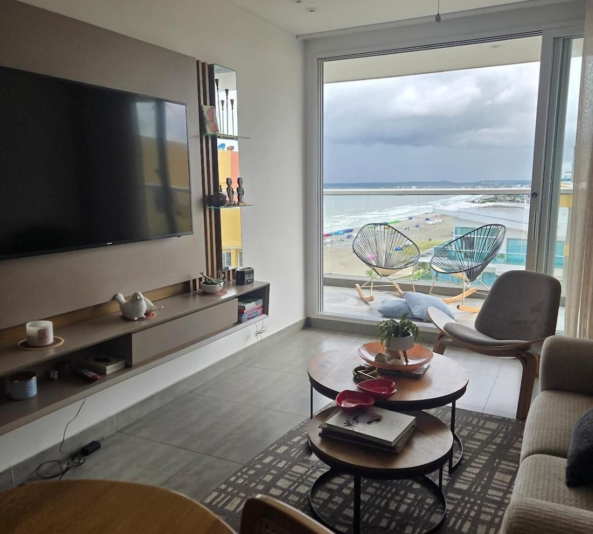 Apartamento Luxury Oceanfront 2br 3ba Playa Azul *