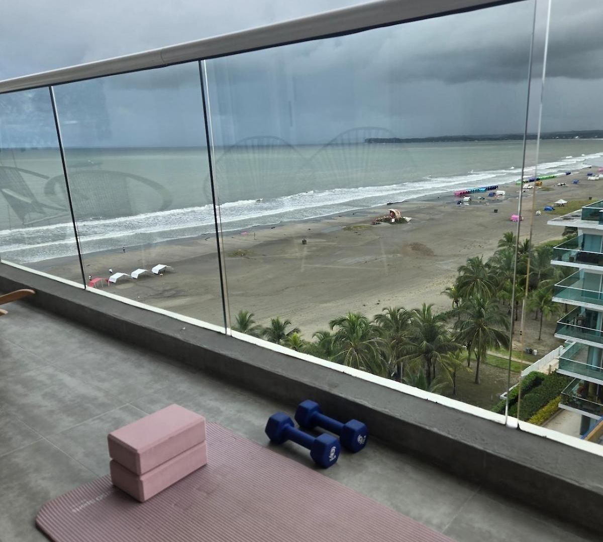 Luxury Oceanfront 2br 3ba Playa Azul *