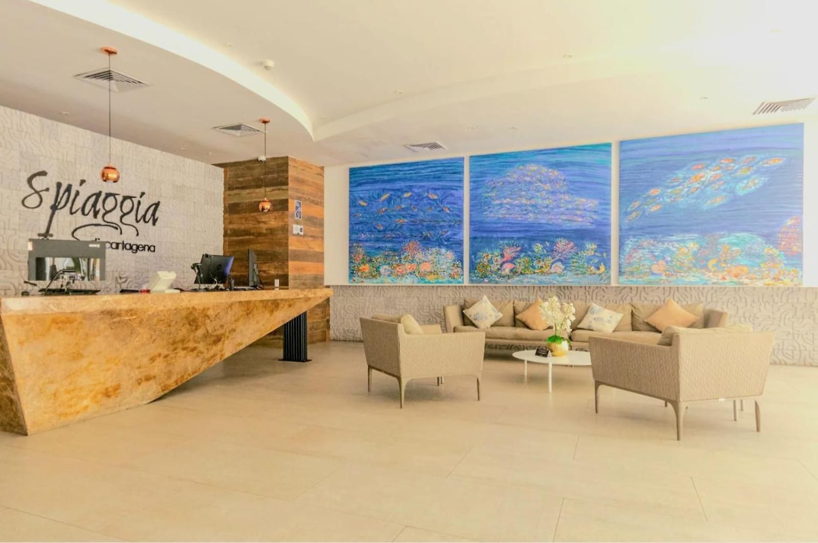 Apartamento Luxury Oceanfront 2br 3ba Playa Azul