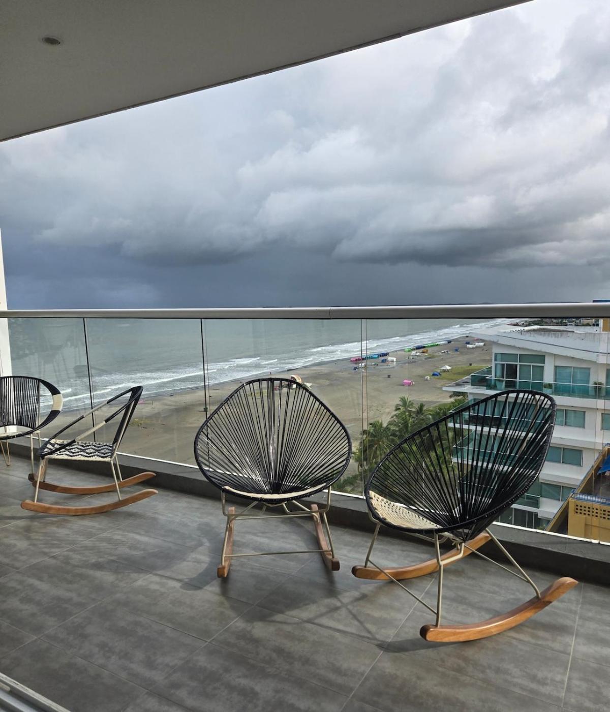 Luxury Oceanfront 2br 3ba Playa Azul Apartment *