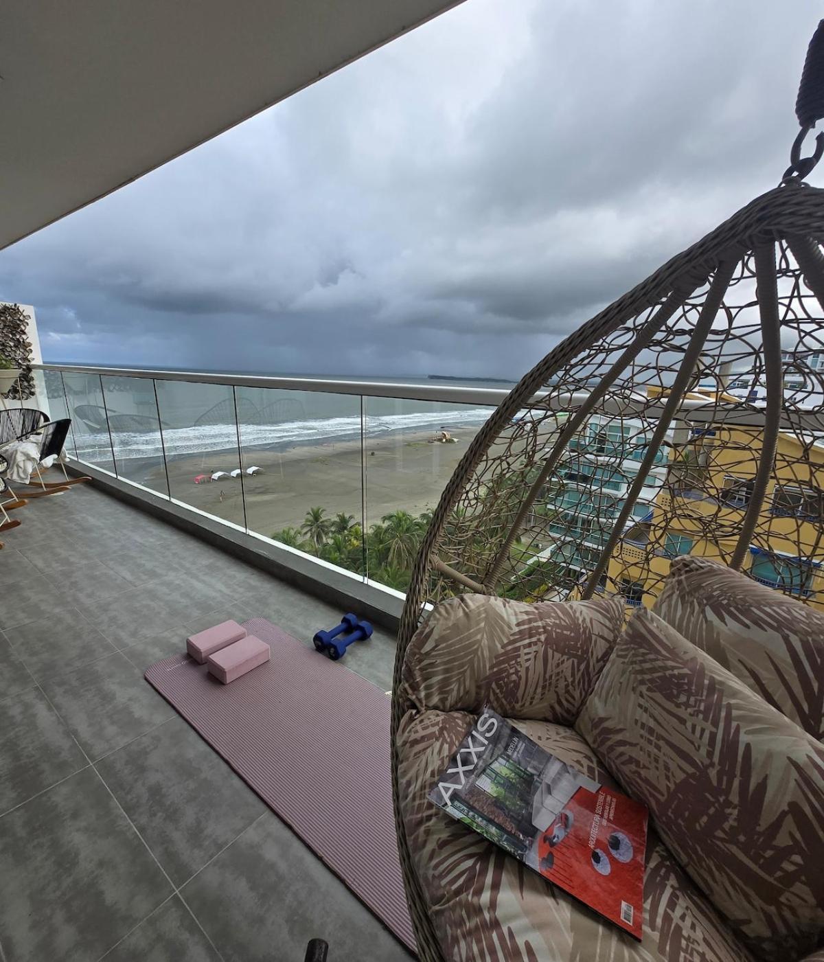 Luxury Oceanfront 2br 3ba Playa Azul Apartment *